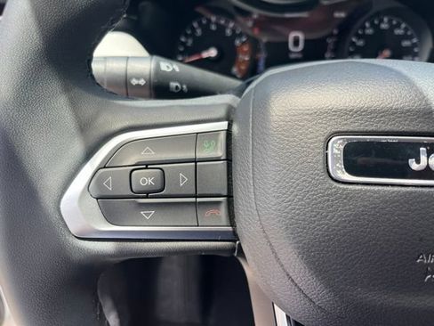 Used 2025 Jeep Compass Limited AWD/4WD image 18