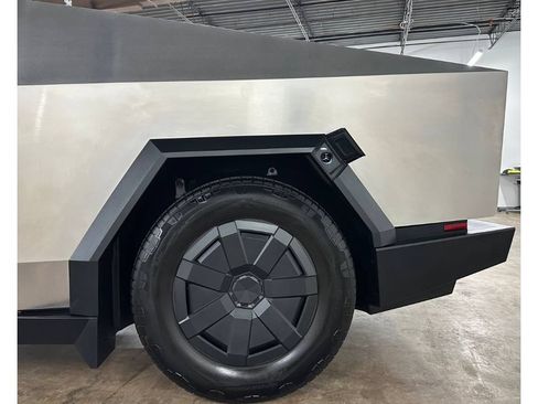 Used 2025 Tesla Cybertruck Cyberbeast AWD/4WD image 10