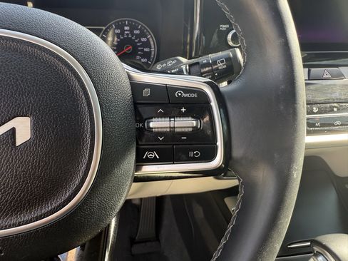 Certified 2022 Kia Sorento S w/ Panoramic Sunroof Package image 23