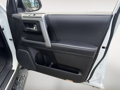 Used 2022 Toyota 4Runner SR5 Premium w/ Moonroof Package AWD/4WD image 25