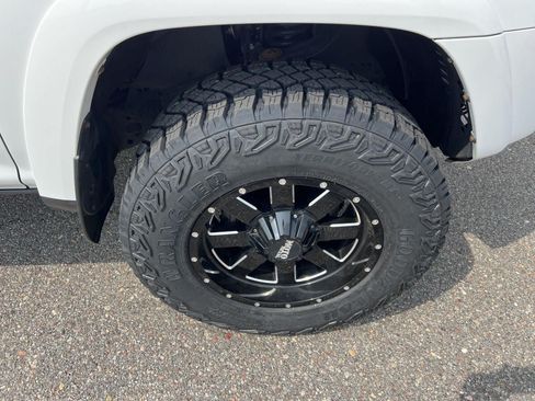 Used 2019 Toyota 4Runner TRD Off-Road Premium AWD/4WD image 6