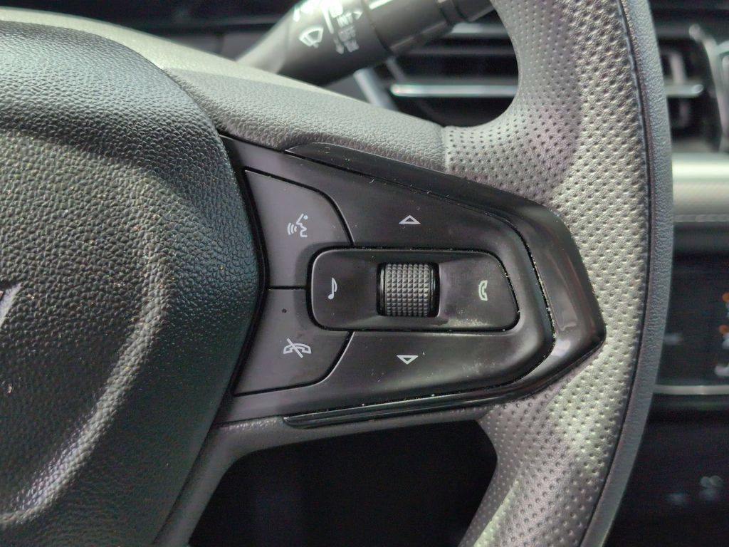 Used 2025 Chevrolet TrailBlazer LT AWD/4WD image 22
