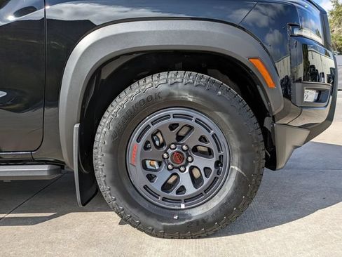 New 2026 Nissan Frontier Pro-X w/ Pro-X Convenience Package RWD image 11