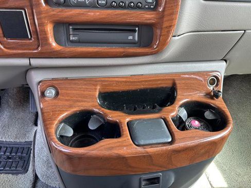 Used 1999 Chevrolet Express 1500 w/ Convenience Pkg image 26