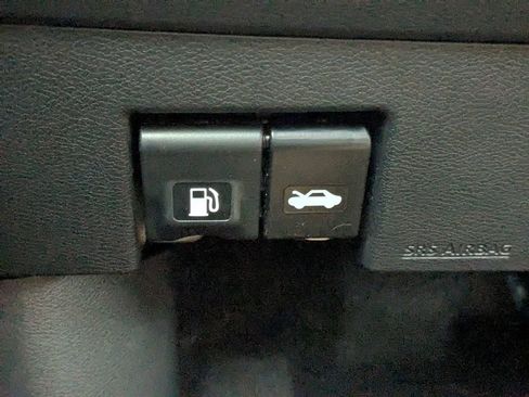 New 2025 Nissan Versa SV w/ Trunk Package image 22