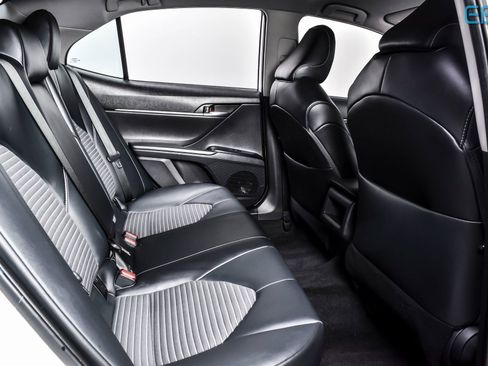 Used 2020 Toyota Camry SE image 23