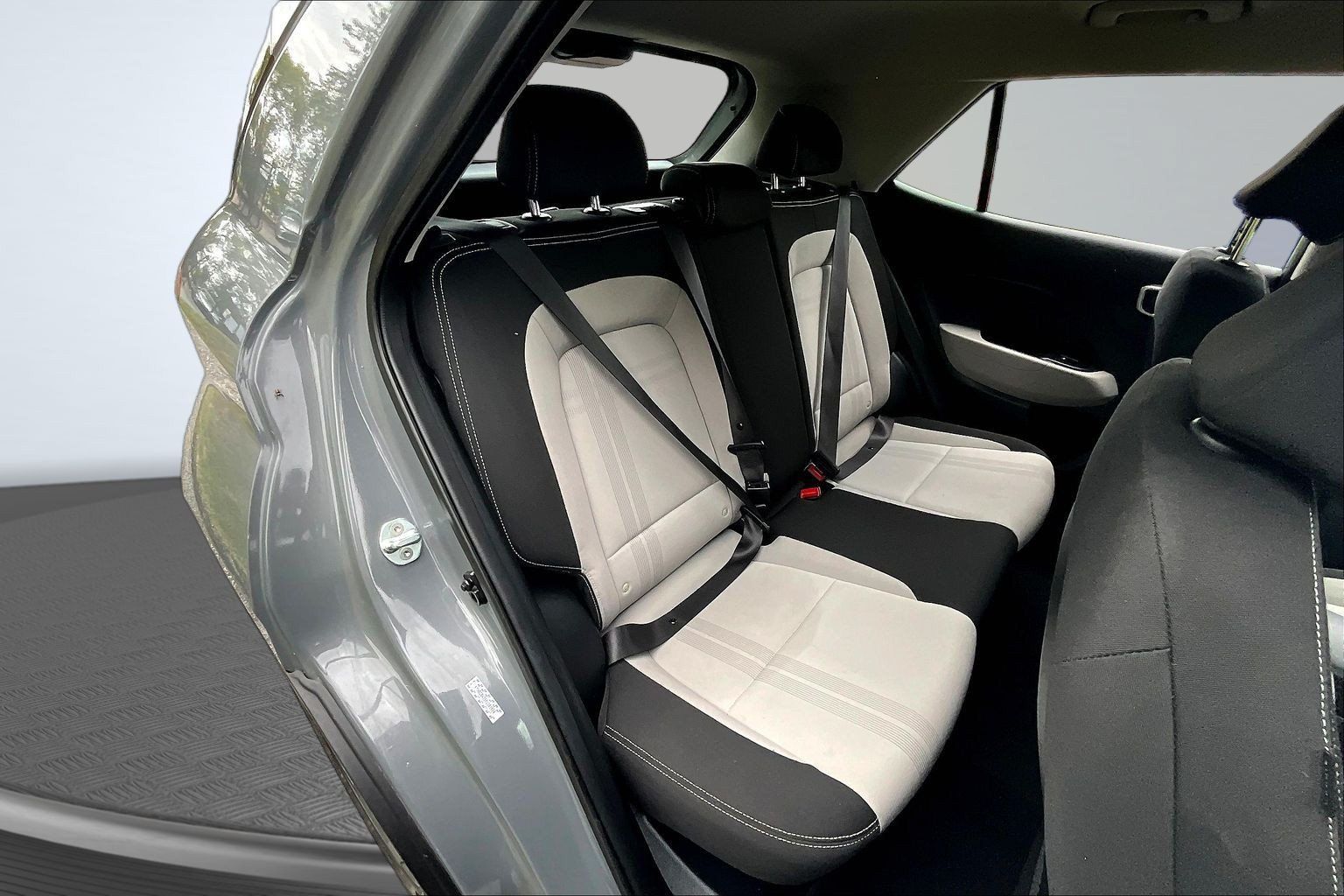 Used 2021 Hyundai Venue SEL w/ Cargo Package FWD image 22