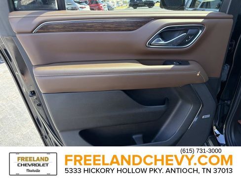 Used 2024 Chevrolet Suburban High Country w/ Advanced Technology Package image 15
