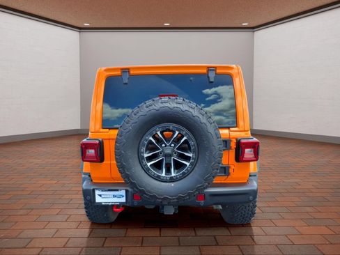 Used 2025 Jeep Wrangler Unlimited Rubicon AWD/4WD image 7