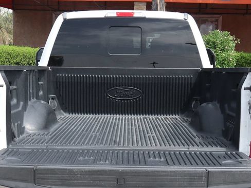 Used 2018 Ford F250 Lariat w/ Lariat Value Package AWD/4WD image 8