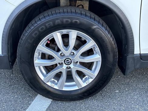 Used 2017 Nissan Rogue SV image 20