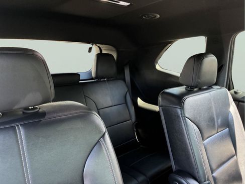 Used 2025 GMC Acadia Elevation w/ Elevation Premium Package AWD/4WD image 14