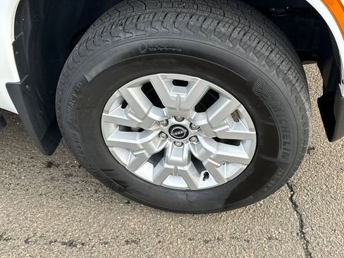 Certified 2023 Nissan Frontier SV w/ Tow Package image 7