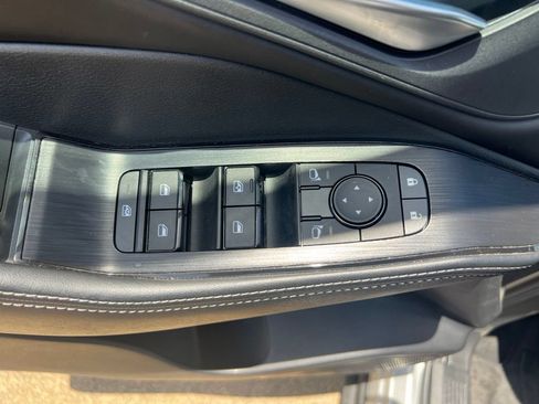 Used 2024 Nissan Rogue SV FWD image 27