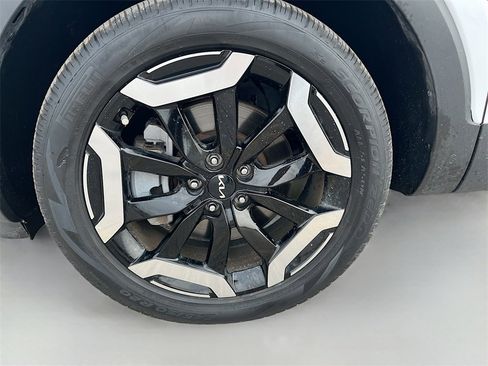 Used 2023 Kia Telluride EX w/ EX Captain's Chair Package image 34