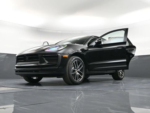 New 2026 Porsche Macan AWD/4WD image 38
