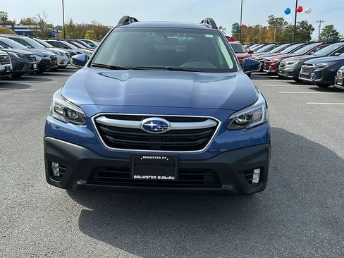 Certified 2022 Subaru Outback Premium image 2
