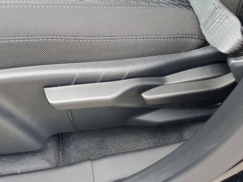 New 2026 Chevrolet Equinox LT w/ Midnight Edition FWD image 17