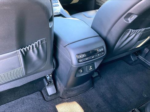 Used 2024 Hyundai Palisade Calligraphy image 10