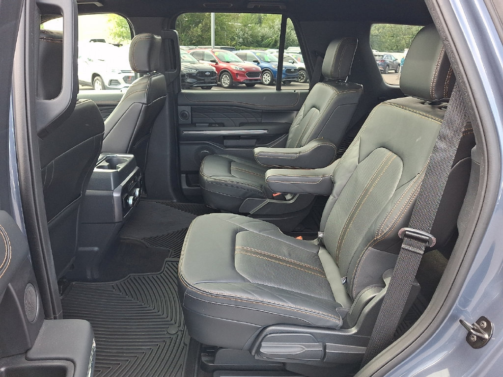 Used 2022 Ford Expedition Platinum AWD/4WD image 14