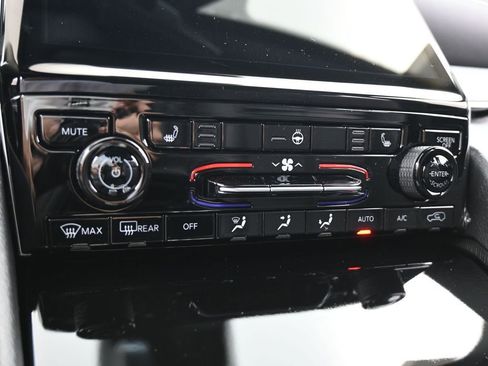 New 2025 Jeep Grand Cherokee L Limited image 23