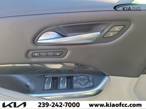 Used 2019 Cadillac XT4 Premium Luxury FWD image 23