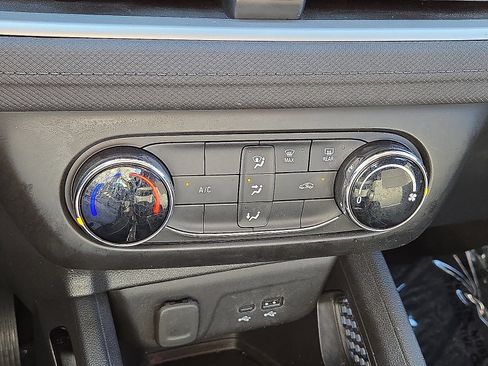 Used 2024 Chevrolet TrailBlazer LS FWD image 26