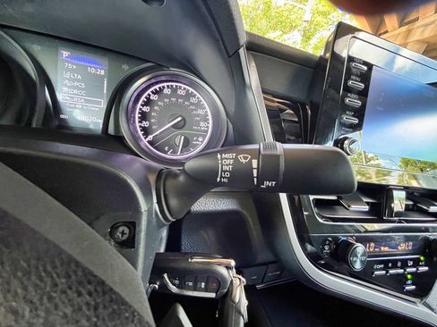 Used 2023 Toyota Camry SE FWD image 37