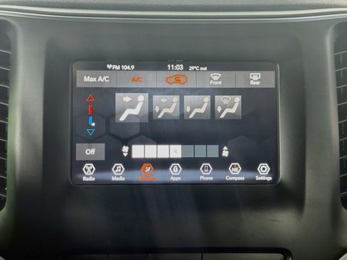 Used 2019 Jeep Cherokee Latitude Plus FWD image 24