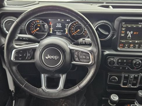 Used 2019 Jeep Wrangler Unlimited Sahara AWD/4WD image 26