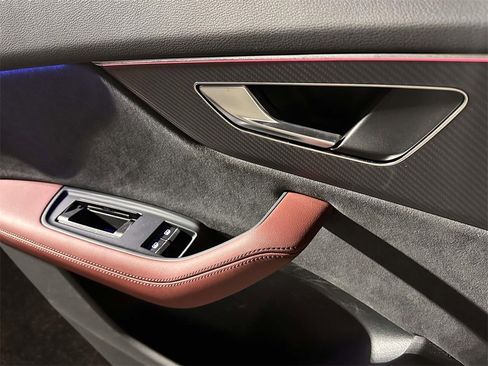 Used 2024 Audi SQ8 Premium Plus w/ S Sport Package image 22