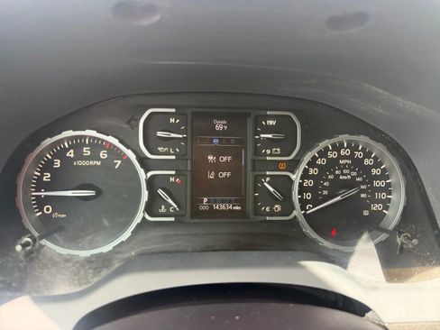 Used 2020 Toyota Tundra SR5 w/ SR5 Upgrade Package AWD/4WD image 17