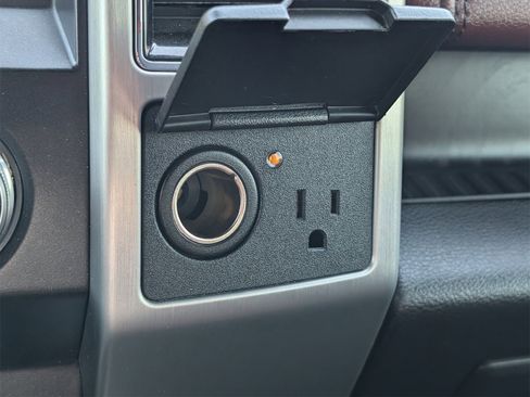 Used 2019 Ford F150 Platinum w/ Equipment Group 701A Luxury image 21