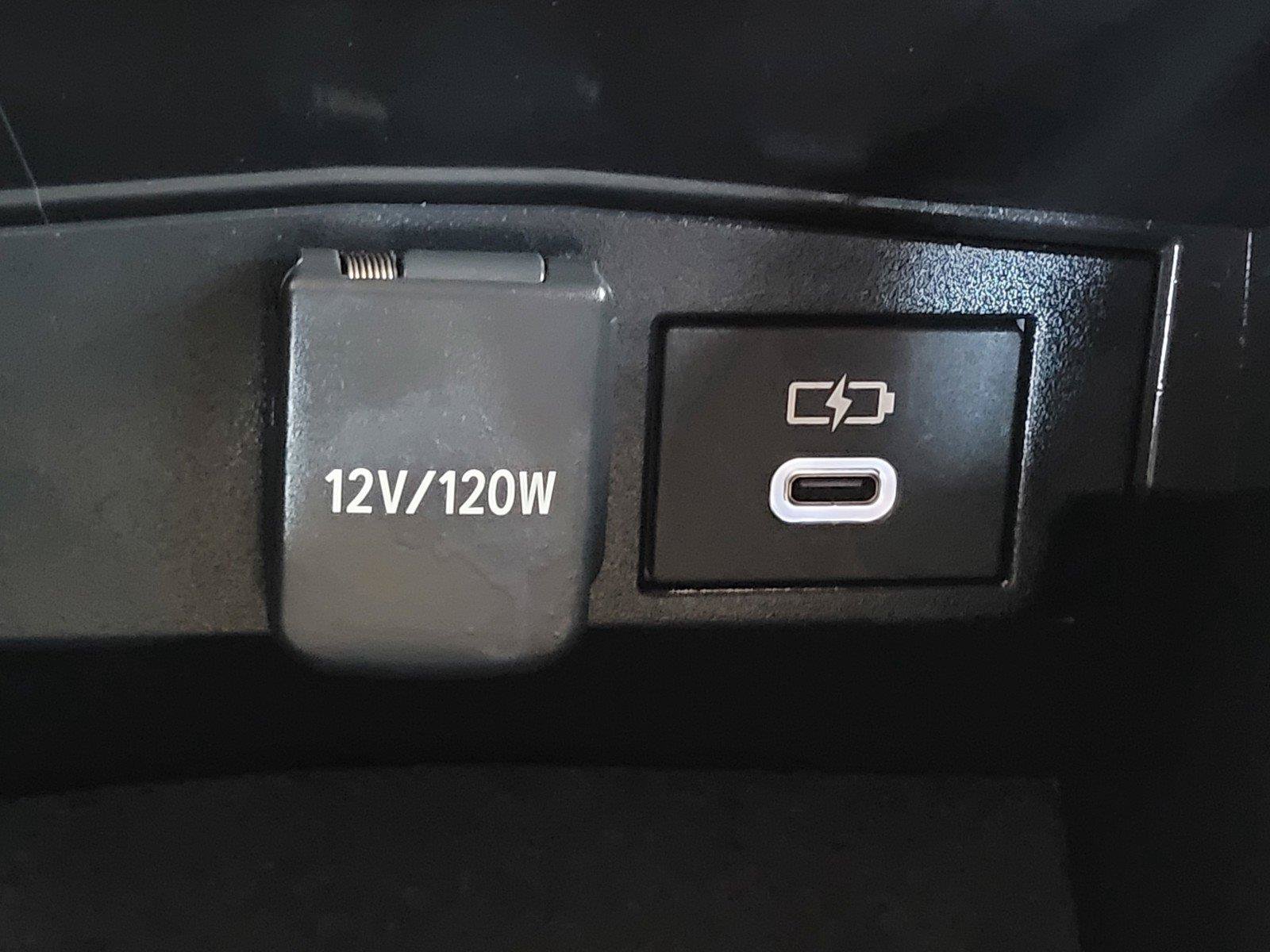Used 2023 Toyota Corolla SE w/ SE Premium Package FWD image 18