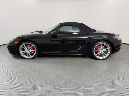 Certified 2025 Porsche 718 Boxster S RWD image 2