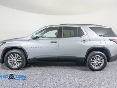 Used 2023 Chevrolet Traverse LT w/ LPO, Floor Liner Package AWD/4WD image 4