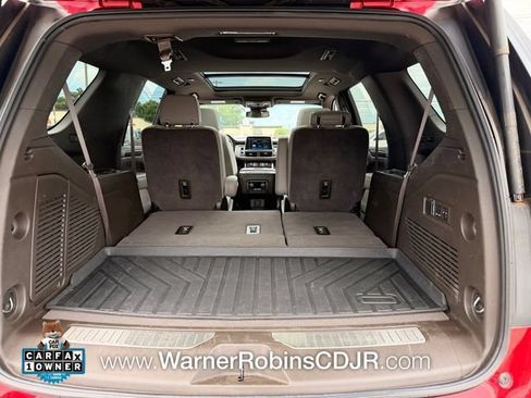 Used 2024 Chevrolet Tahoe Z71 w/ Luxury Package AWD/4WD image 12
