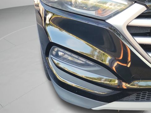 Used 2018 Hyundai Tucson Value FWD image 18