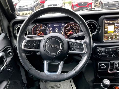 Used 2019 Jeep Wrangler Unlimited Sahara image 7