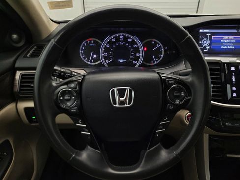 Used 2017 Honda Accord Touring image 22