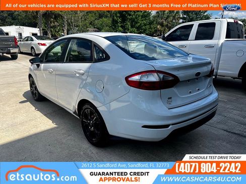 Used 2015 Ford Fiesta SE image 7