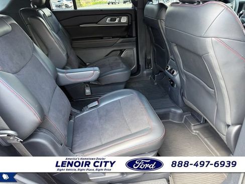 Used 2025 Ford Explorer ST RWD image 12