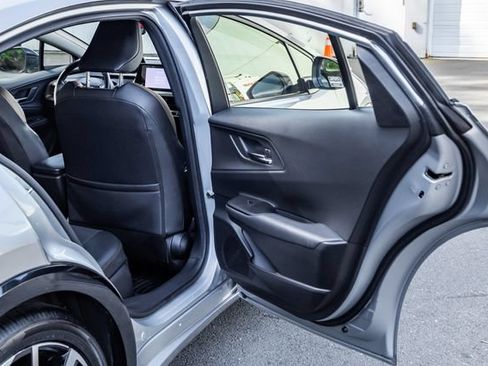 Used 2023 Toyota Prius Prime FWD image 17