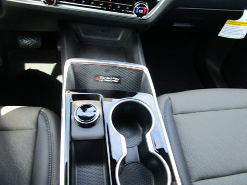 New 2026 Chevrolet Equinox LT w/ Convenience Package II image 18