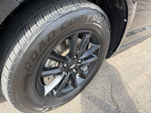 Used 2020 Dodge Journey SE w/ Blacktop Package image 11