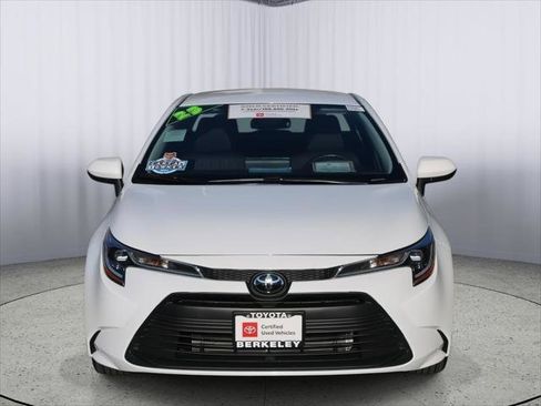 Certified 2023 Toyota Corolla LE image 3