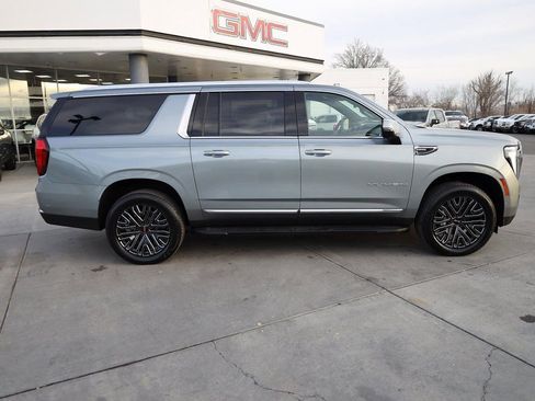 New 2026 GMC Yukon XL Elevation image 7