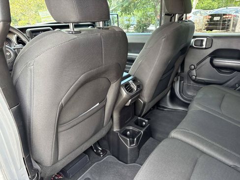 Used 2018 Jeep Wrangler Unlimited Sport AWD/4WD image 29