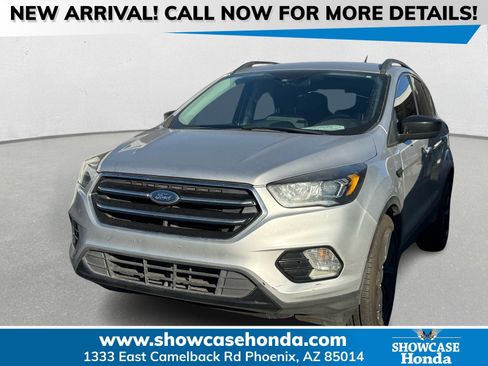Used 2019 Ford Escape SE image 1