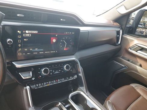 Used 2024 GMC Sierra 2500 Denali w/ Technology Package image 27